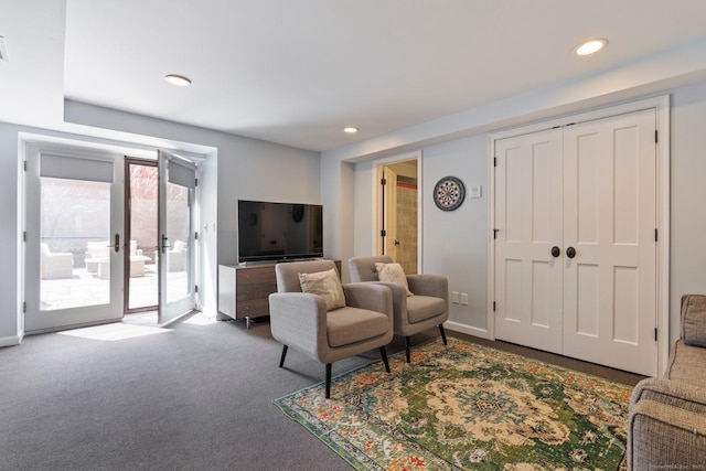 93 Elm St, Hartford, CT 06106 - living area featuring recessed lighting and carpet flooring