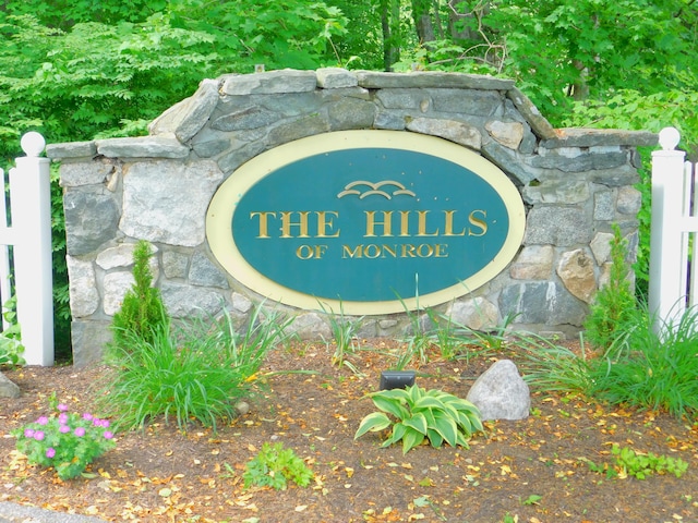 201 Windgate Cir Unit A, Monroe, CT 06468 - view of community / neighborhood sign