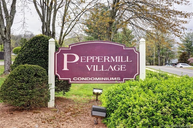 view of community / neighborhood sign