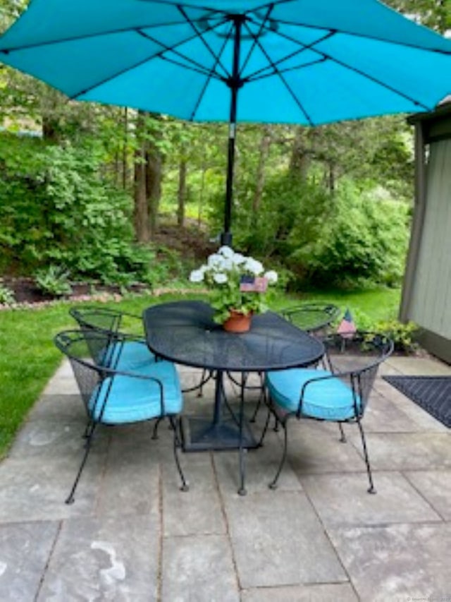 view of patio with outdoor dining space