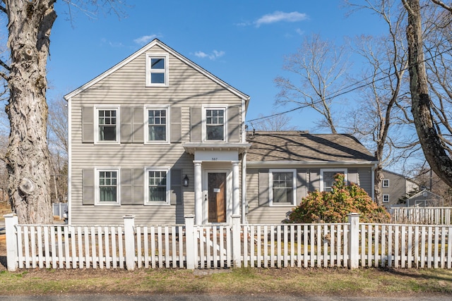 387 N River St, Guilford, CT 06437 - traditional home with a fenced front yard