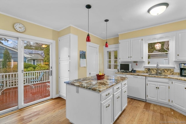 3 Middle Rd, Hamden, CT 06517 - kitchen featuring dishwasher, a sink, light wood-style flooring, and a kitchen island
