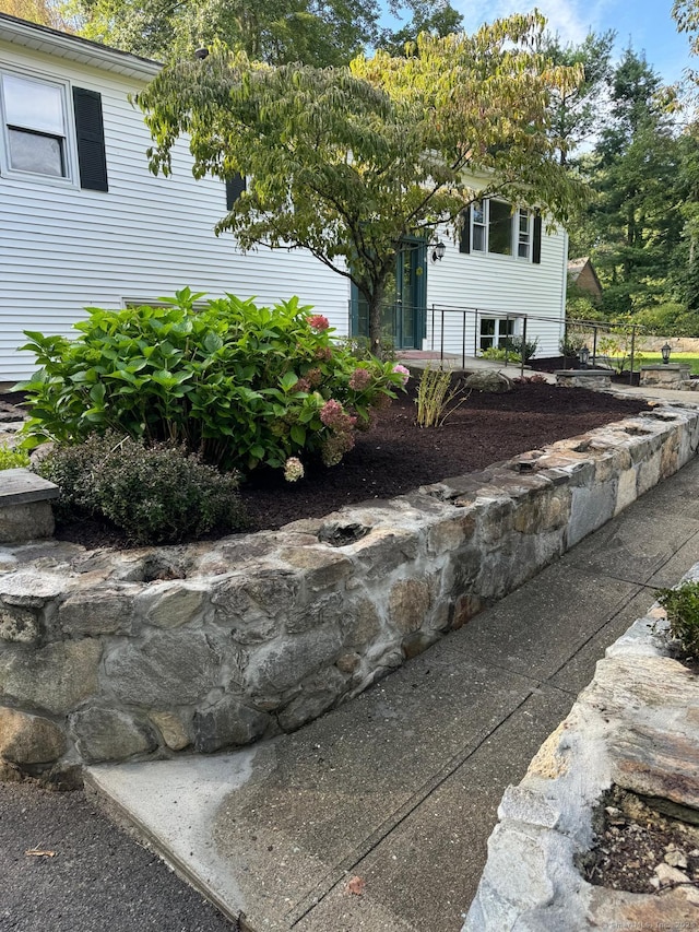 25 Jefferson Dr, New Milford, CT 06776 - view of side of home with fence