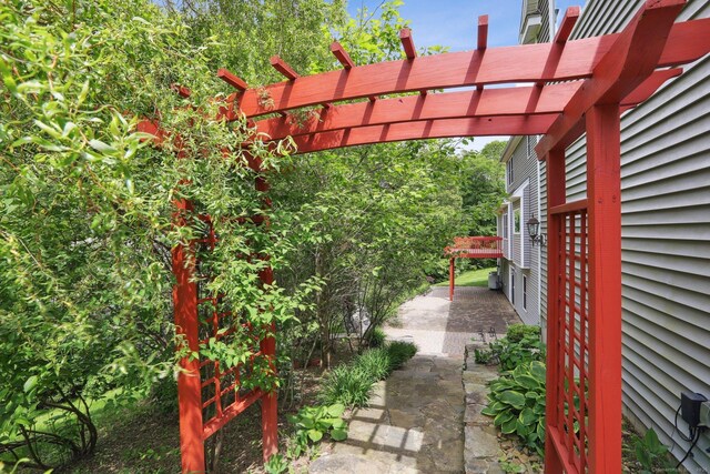 250 Valley Stream Ln, Southbury, CT 06488 - view of yard with a patio area and a pergola