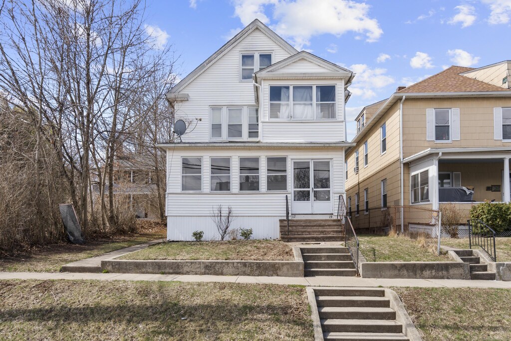 17 Johnson St, Middletown, CT 06457 - view of front of house featuring entry steps