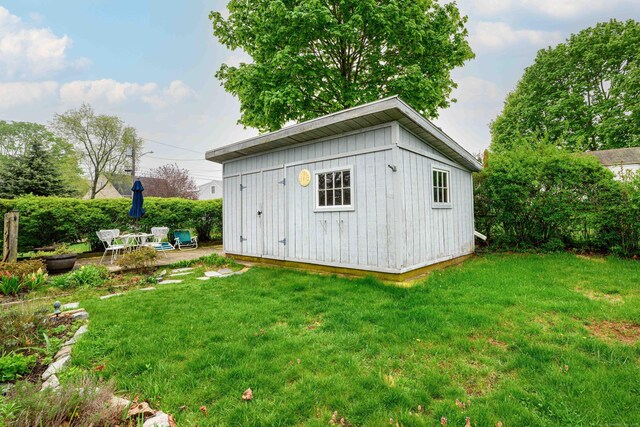 95 Vista Dr, East Haven, CT 06512 - view of outdoor structure featuring an outdoor structure