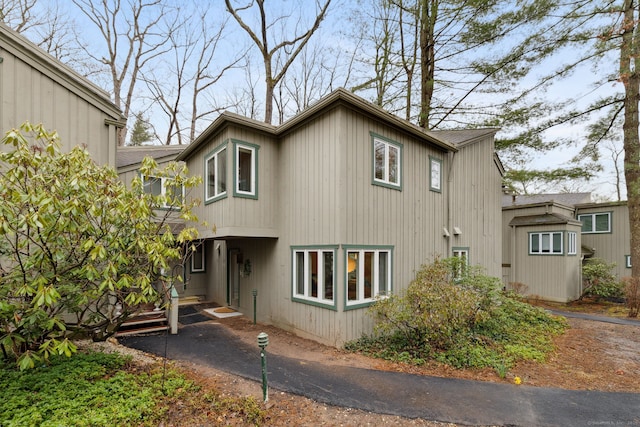 8 Lyle Ct Unit J, Farmington, CT 06032 - view of side of home