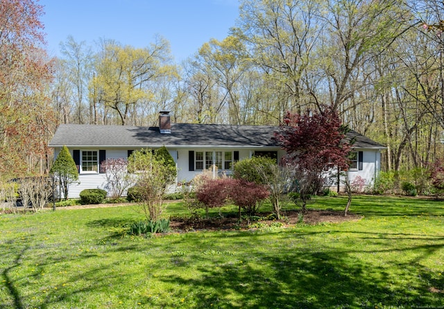 125 Northford Rd, Branford, CT 06405 - ranch-style house with a chimney and a front yard