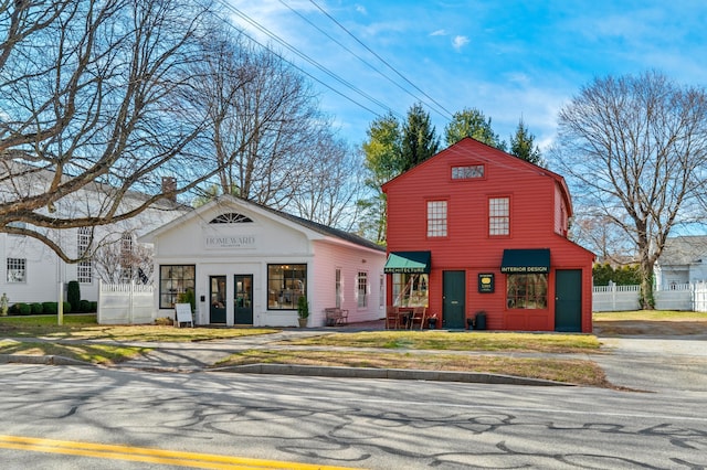 24-26 Lyme St, Old Lyme, CT 06371 - view of property with fence