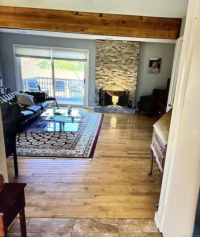 15 Pilgrim Hbr Unit A, Wallingford, CT 06492 - living room with wood finished floors