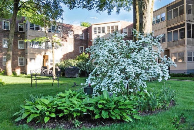 2811 Fairfield Ave Unit 1, Bridgeport, CT 06605 - view of community with a yard