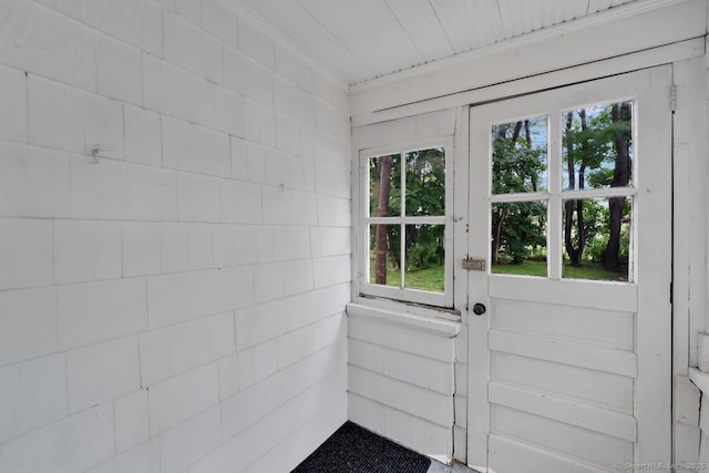 134 Saint Charles St, West Hartford, CT 06119 - entryway with ornamental molding