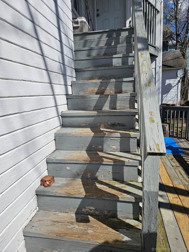 125 Mckinley Ave, Norwich, CT 06360 - view of staircase