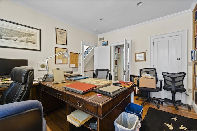 office area featuring visible vents, wood finished floors, and crown molding