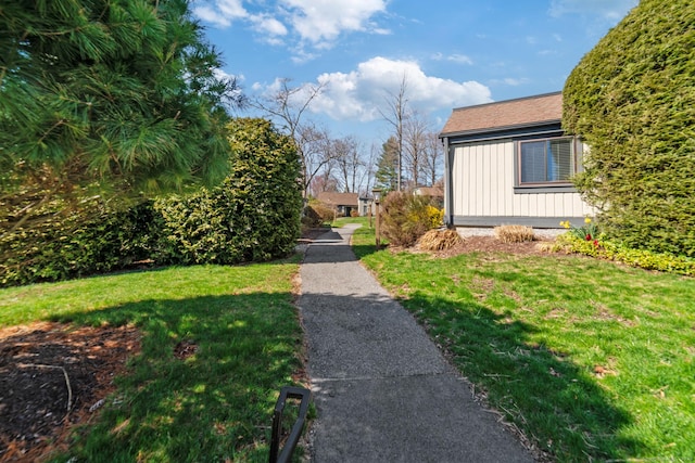 917 Heritage Vlg Unit B, Southbury, CT 06488 - view of green lawn