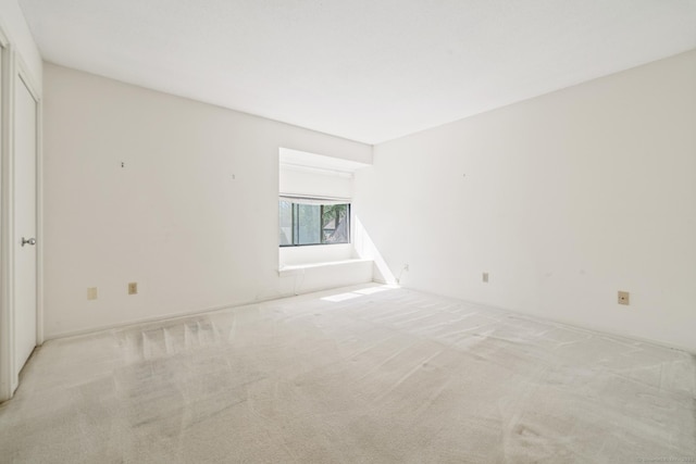 917 Heritage Vlg Unit B, Southbury, CT 06488 - unfurnished room with carpet floors