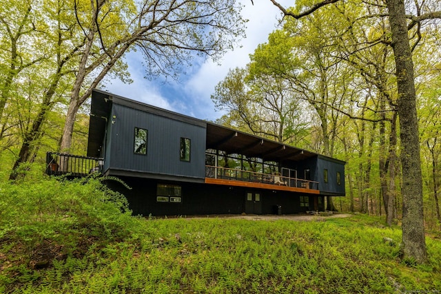 29 Lighthouse Rd, Woodbury, CT 06798 - rear view of house featuring a wooden deck