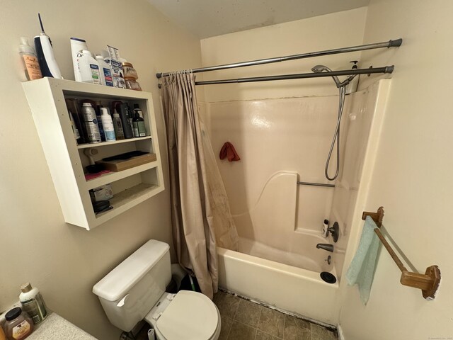 519 Scott Rd Apt 60, Waterbury, CT 06705 - bathroom featuring toilet and shower / tub combo with curtain