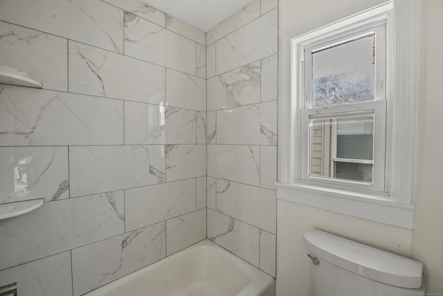 full bath featuring toilet and shower / tub combination