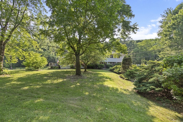 47 Notch Rd, Simsbury, CT 06092 - view of grassy yard