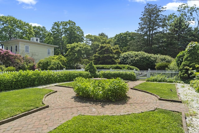 60 Lyme St, Old Lyme, CT 06371 - photo 2