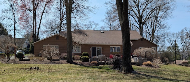 3 Mountain Dr, New Milford, CT 06776 - rear view of property with a lawn