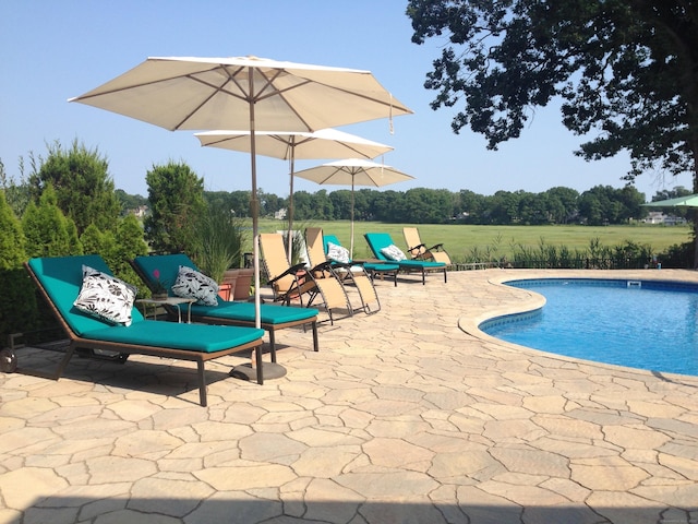 231 Pawson Rd, Branford, CT 06405 - outdoor pool featuring a patio area