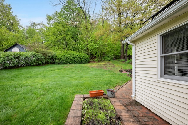 39 Smith St, Bristol, CT 06010 - view of grassy yard