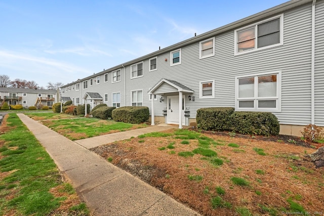76 Carriage Path S Unit 76, Milford, CT 06460 - view of front of house featuring a front lawn