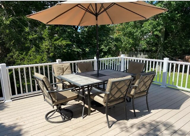 41 Wilshire Blvd, Milford, CT 06460 - deck featuring outdoor dining area
