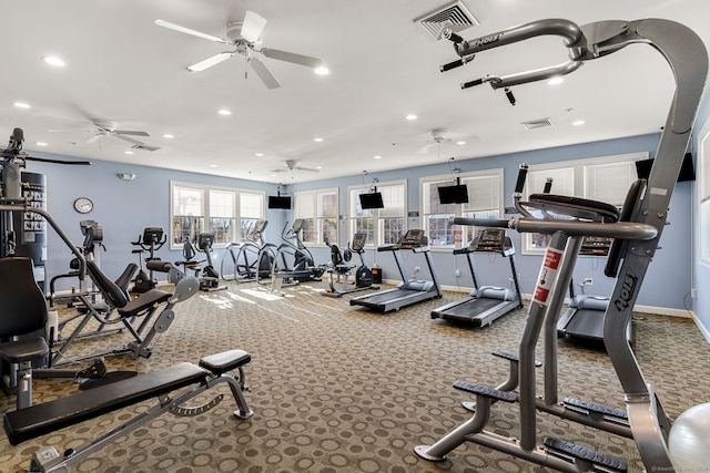 workout area with baseboards, a ceiling fan, visible vents, and recessed lighting