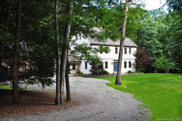 33 Sentry Hill Rd, Roxbury, CT 06783 - colonial home featuring gravel driveway and a front yard