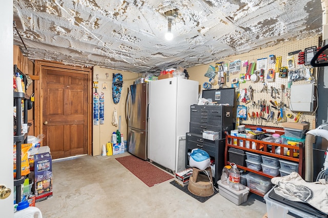20 Sunrise Trl, East Lyme, CT 06333 - unfinished below grade area featuring freestanding refrigerator