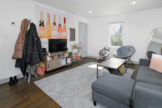 living room featuring baseboards, dark wood-style flooring, ornamental molding, and recessed lighting