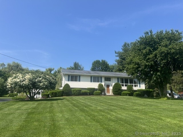 8 E Gate Rd, Danbury, CT 06811 - photo 1