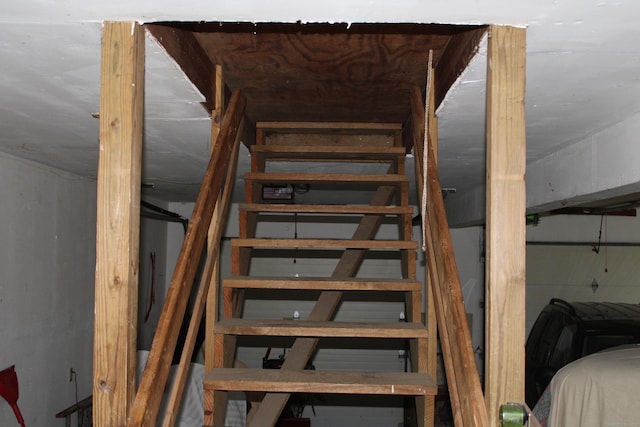 244 Walnut Tree Hill Rd, Shelton, CT 06484 - view of stairs