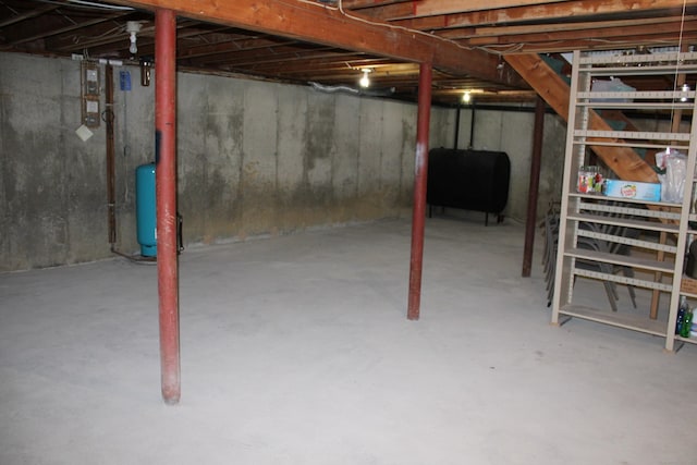 244 Walnut Tree Hill Rd, Shelton, CT 06484 - unfinished below grade area with heating fuel