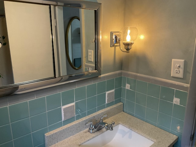 bathroom featuring a sink