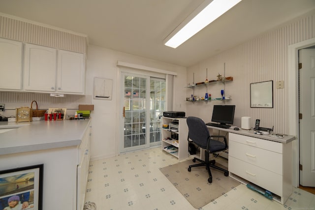 office with light floors