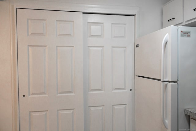 84 Shepards Knoll Dr Unit 84, Hamden, CT 06514 - interior details with freestanding refrigerator