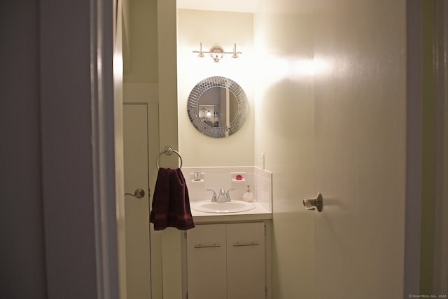 84 Shepards Knoll Dr Unit 84, Hamden, CT 06514 - bathroom with backsplash and vanity