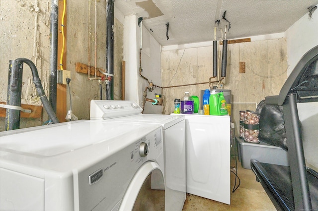 121-123 Sumac St, Waterbury, CT 06704 - laundry room with laundry area and washer and clothes dryer