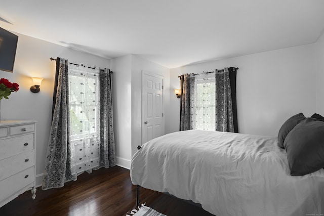 4 Glynn Ave, Middletown, CT 06457 - bedroom featuring dark wood finished floors and baseboards