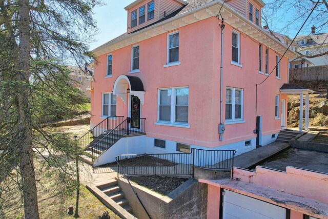 639 Cooke St, Waterbury, CT 06710 - view of back of house
