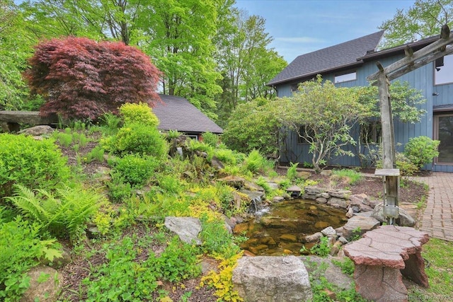 89 E St, Morris, CT 06763 - view of yard featuring a small pond