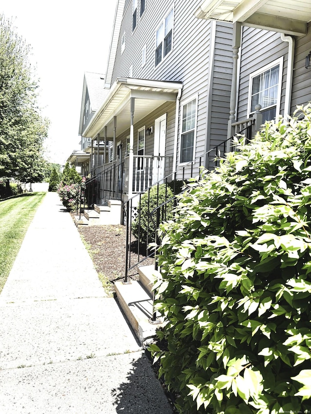 1 Union Ave Unit 4, Danbury, CT 06810 - view of home's exterior