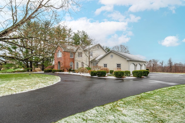 view of front of home featuring driveway