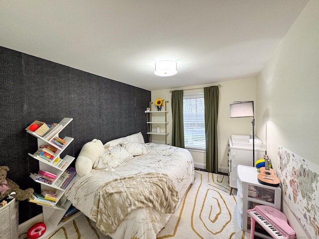 5 Shannon Rdg, Danbury, CT 06810 - bedroom featuring an accent wall and baseboards