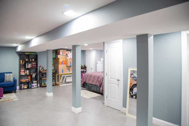 5 Shannon Rdg, Danbury, CT 06810 - finished basement with baseboards and recessed lighting