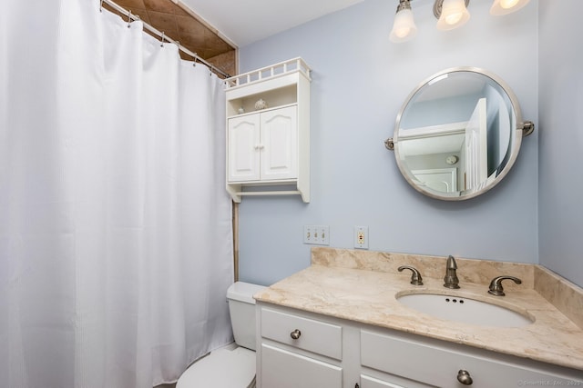 199 Gregory Blvd Apt F1, Norwalk, CT 06855 - full bathroom featuring vanity, toilet, and a shower with shower curtain